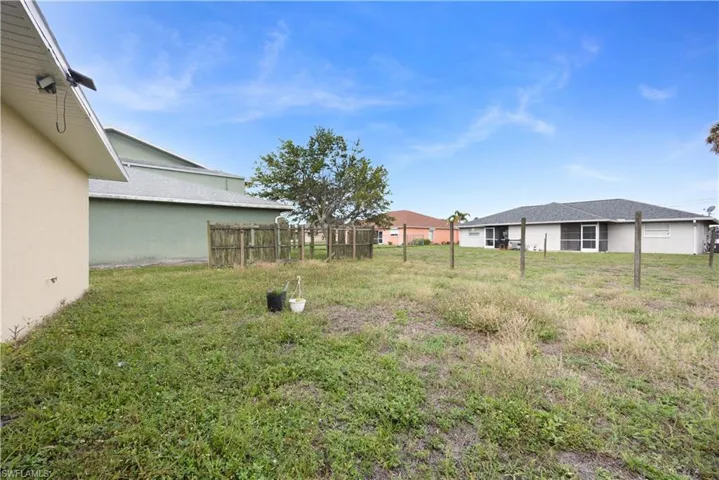 524 Ne 24th Pl, Cape Coral, Florida 33909