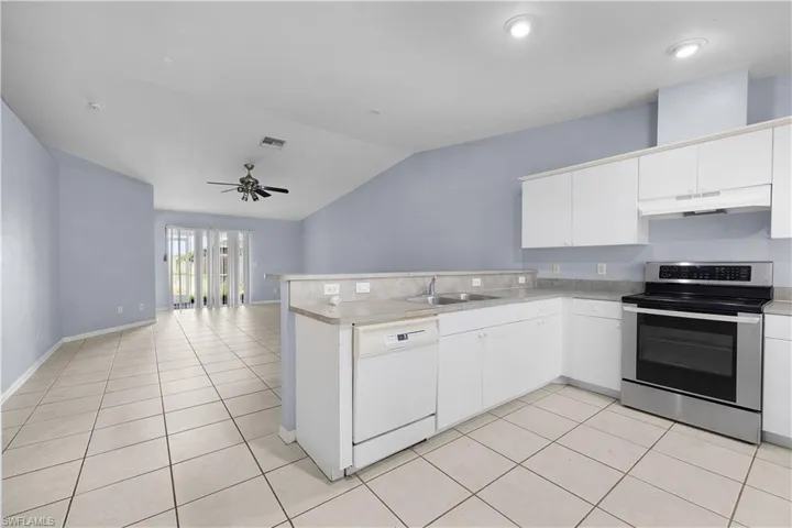 524 Ne 24th Pl, Cape Coral, Florida 33909