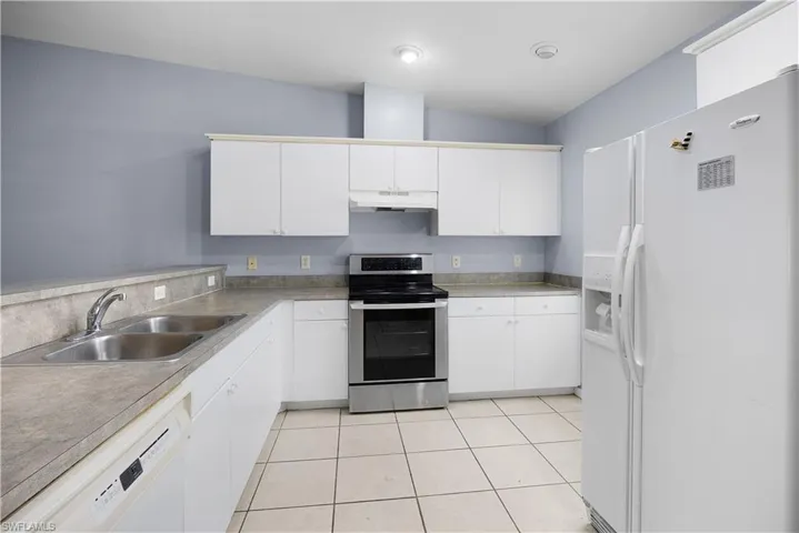 524 Ne 24th Pl, Cape Coral, Florida 33909