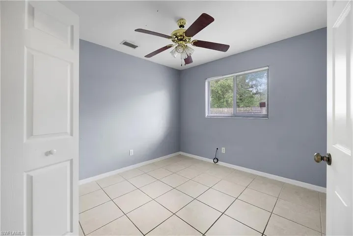 524 Ne 24th Pl, Cape Coral, Florida 33909