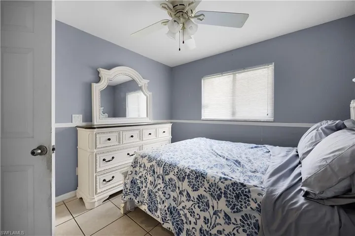 524 Ne 24th Pl, Cape Coral, Florida 33909