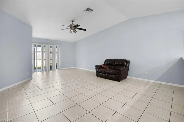 524 Ne 24th Pl, Cape Coral, Florida 33909