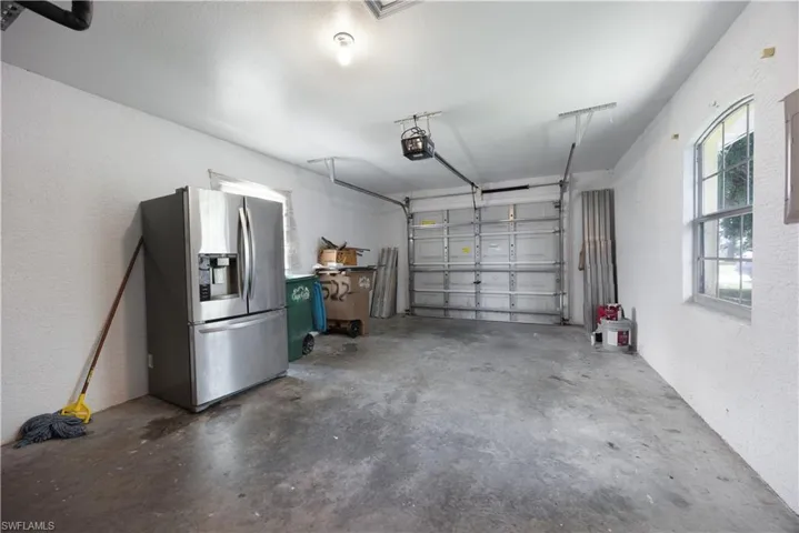 524 Ne 24th Pl, Cape Coral, Florida 33909
