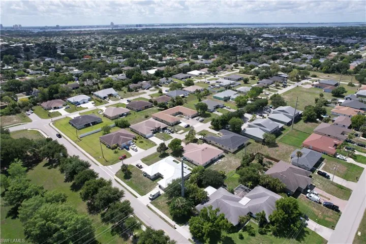 524 Ne 24th Pl, Cape Coral, Florida 33909