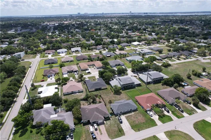 524 Ne 24th Pl, Cape Coral, Florida 33909