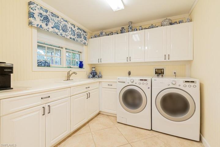 great storage in laundry room