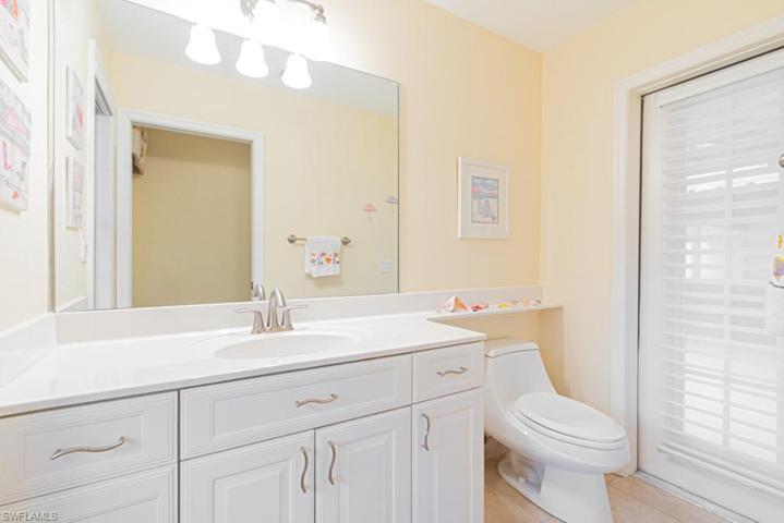 pool powder room