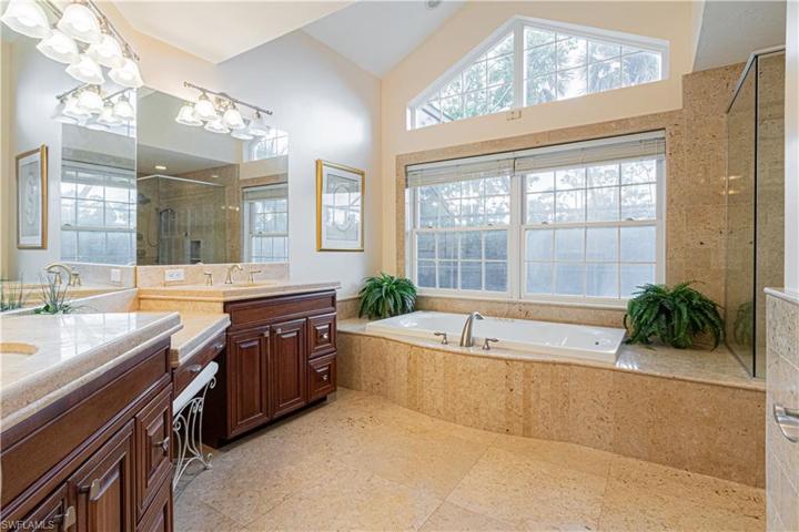 huge primary bath includes jacuzzi tub