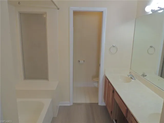 MAIN BATH WITH TOB AND DININGSHOWER