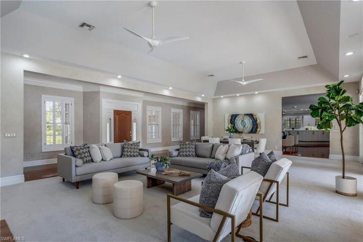Great area for formal dining and entertaining.