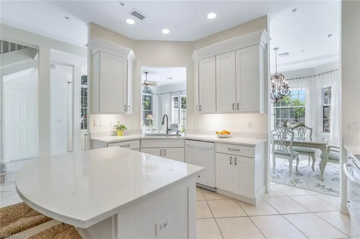 238  5th S ST, Naples, FL 34102