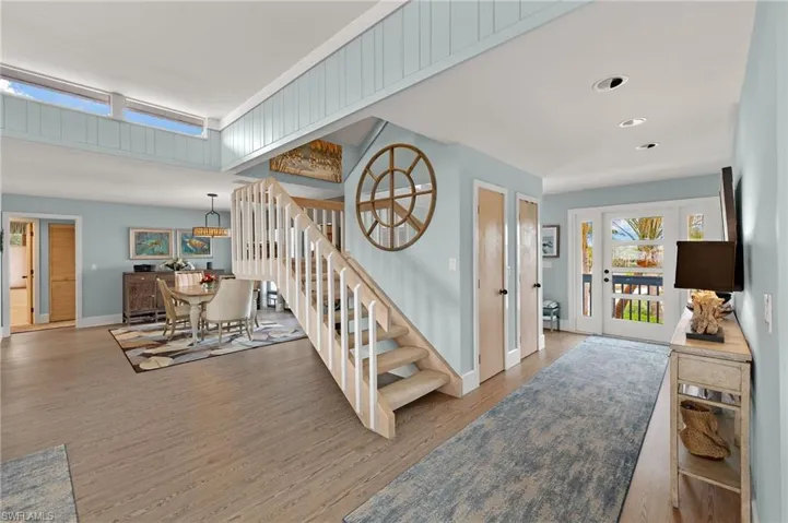 Front Entry/Foyer