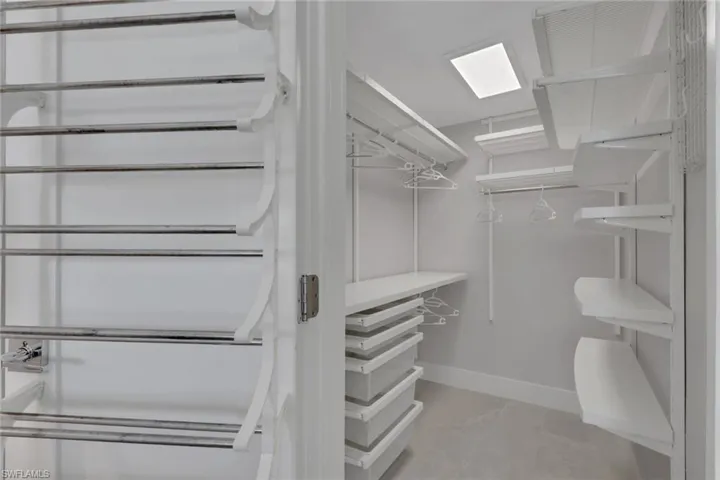 9 High Point Cir N 101, Naples, Florida 34103