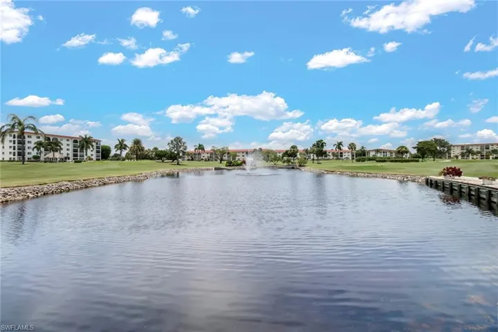 9 High Point Cir N 101, Naples, Florida 34103