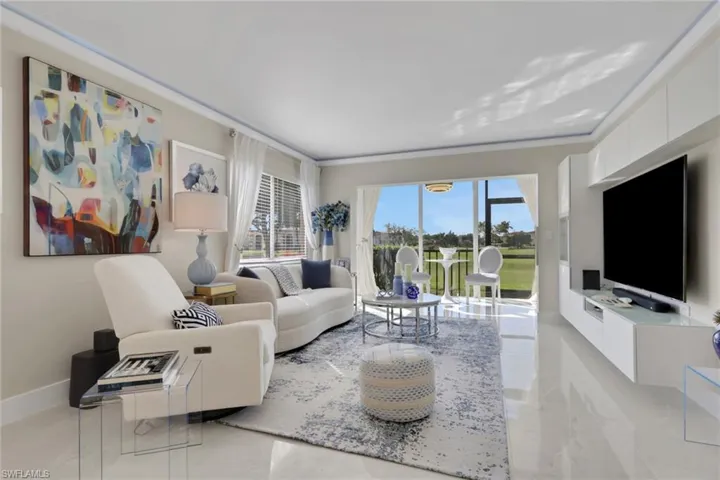 9 High Point Cir N 101, Naples, Florida 34103