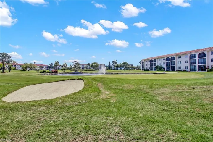 9 High Point Cir N 101, Naples, Florida 34103