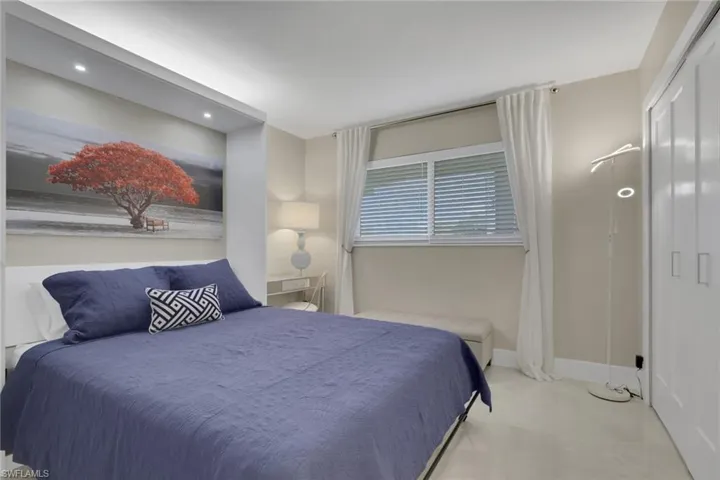 9 High Point Cir N 101, Naples, Florida 34103