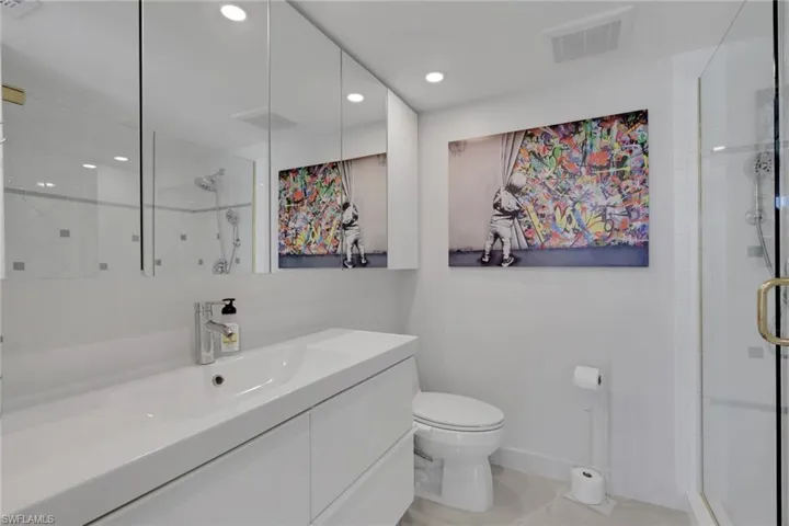 9 High Point Cir N 101, Naples, Florida 34103