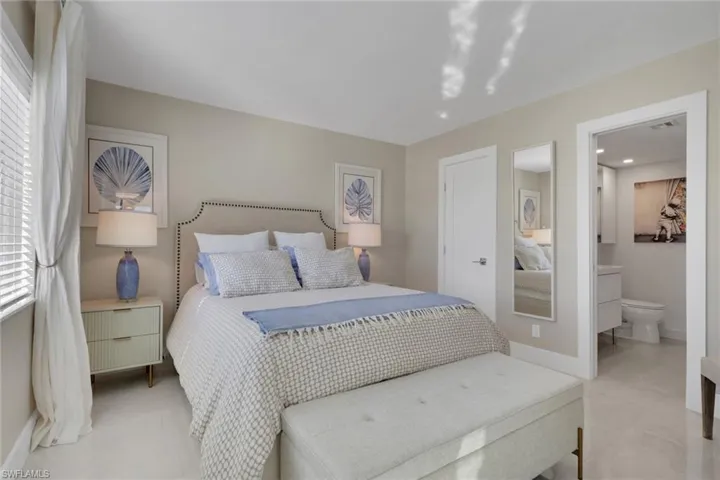 9 High Point Cir N 101, Naples, Florida 34103