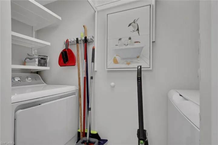 9 High Point Cir N 101, Naples, Florida 34103