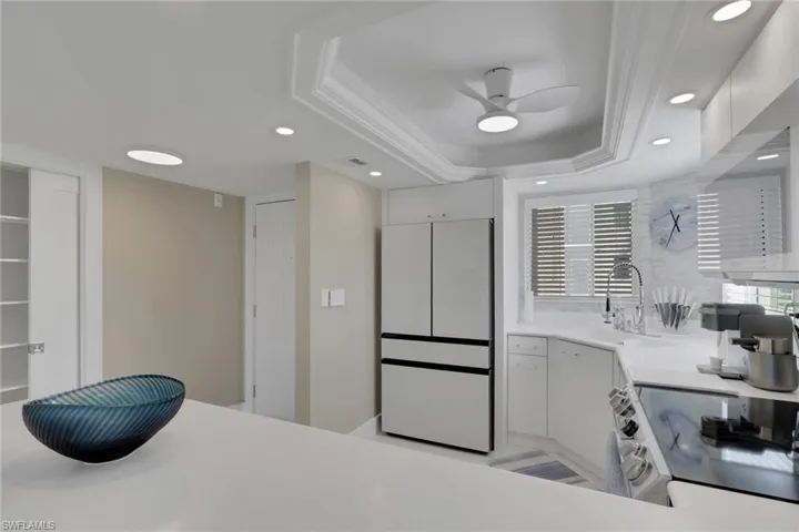 9 High Point Cir N 101, Naples, Florida 34103