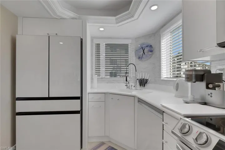9 High Point Cir N 101, Naples, Florida 34103