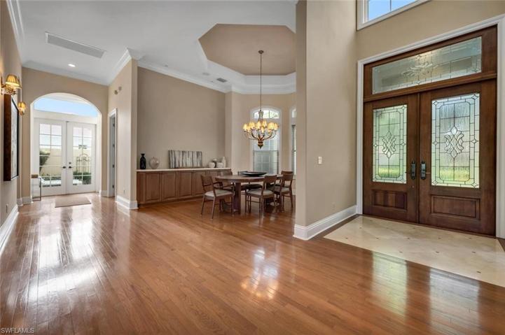 Dining Room/Foyer