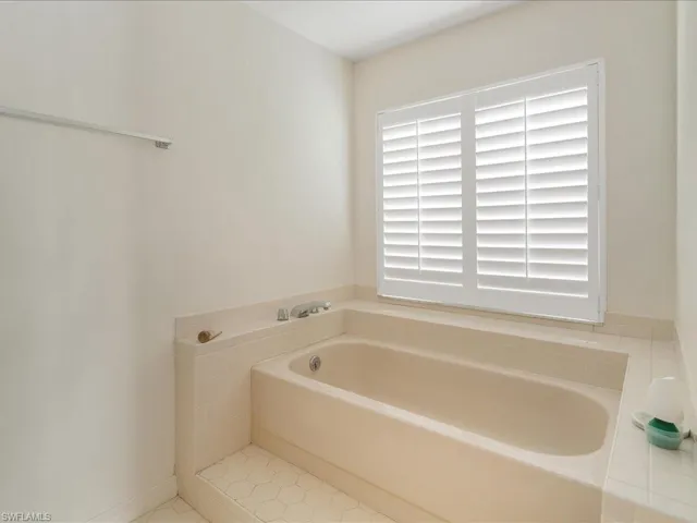 457 Kings Way, Naples Fl 34104