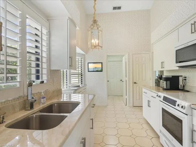 457 Kings Way, Naples Fl 34104