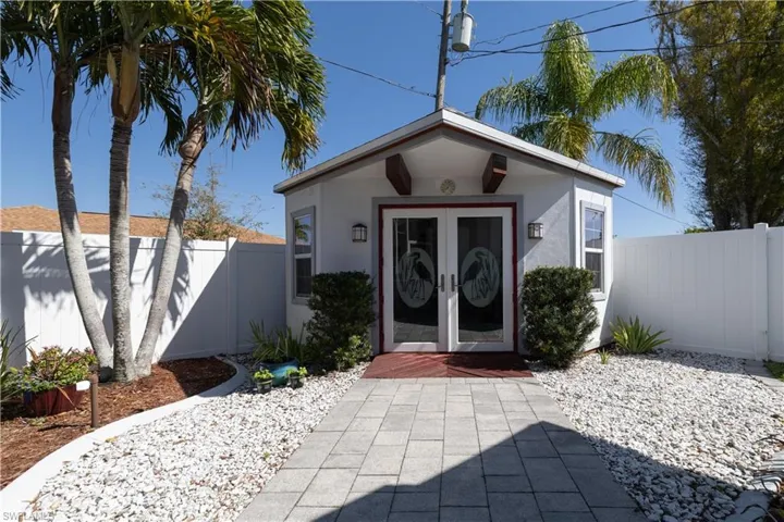 1633 SE 19th  LN, Cape Coral, FL 33990