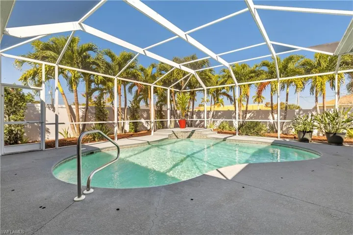 1633 SE 19th  LN, Cape Coral, FL 33990