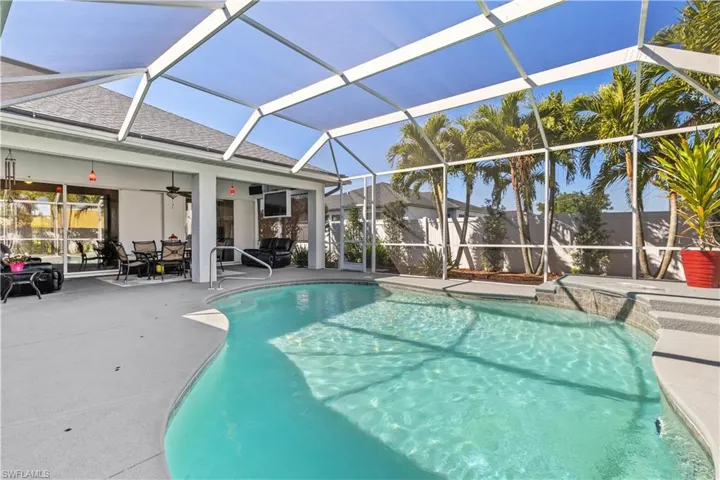 1633 SE 19th  LN, Cape Coral, FL 33990
