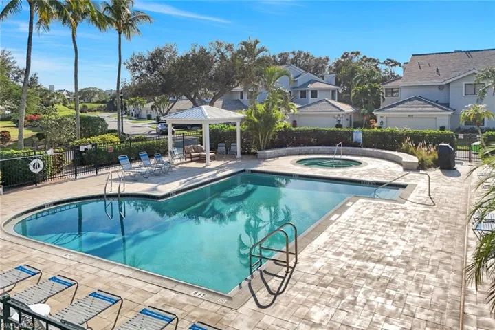 Community Room, Grills, Bathhouse