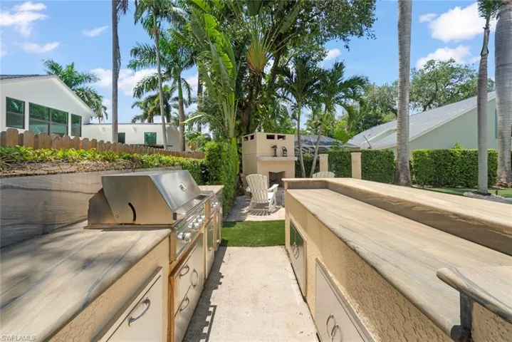 Outdoor Kitchen