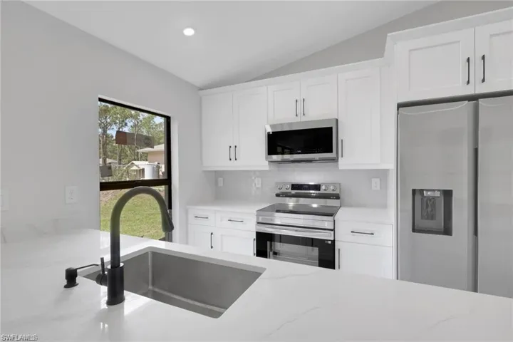 436 41st Ave Ne, Naples, Florida 34120