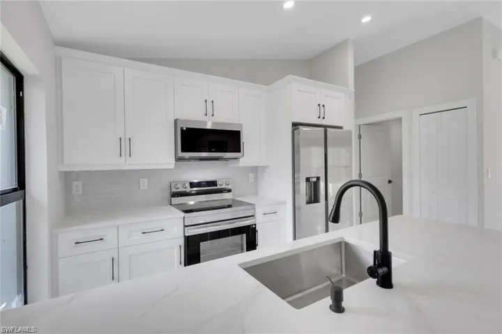 436 41st Ave Ne, Naples, Florida 34120