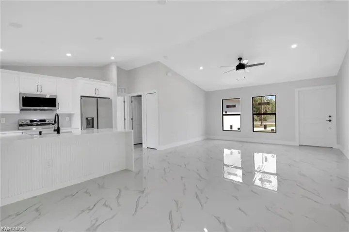 436 41st Ave Ne, Naples, Florida 34120