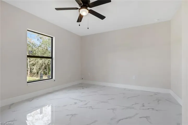 436 41st Ave Ne, Naples, Florida 34120