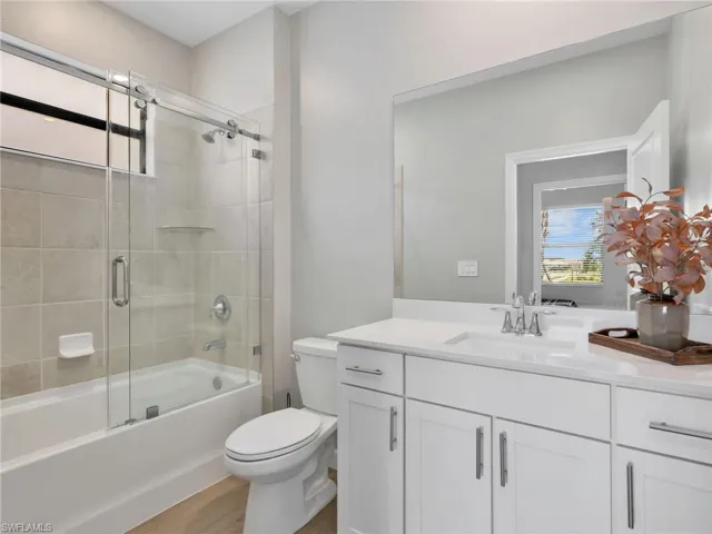 Guest Bath with Tub