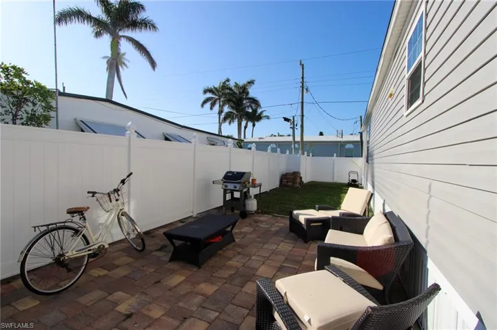 12221 Palm Dr, Fort Myers Fl 33908