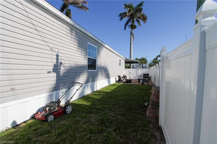 12221 Palm Dr, Fort Myers Fl 33908