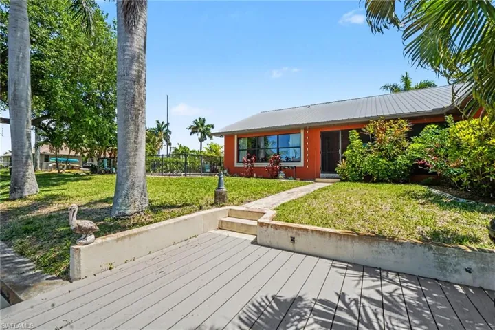 1422 Sw 4th Ave, Cape Coral, Florida 33991