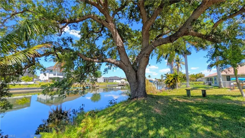 1422 Sw 4th Ave, Cape Coral, Florida 33991