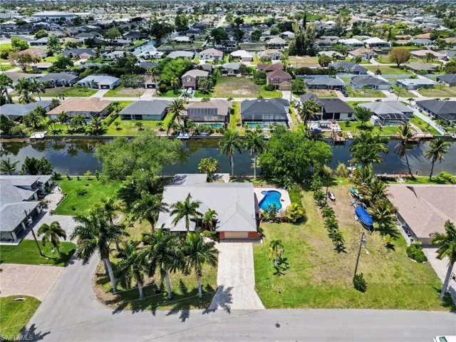 1422 Sw 4th Ave, Cape Coral, Florida 33991