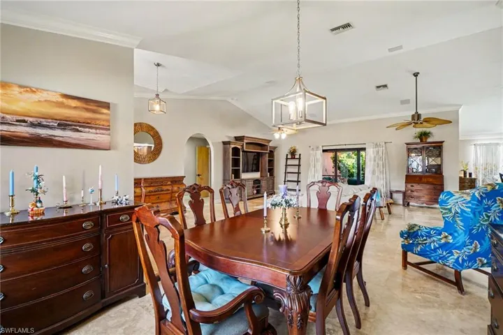 1422 Sw 4th Ave, Cape Coral, Florida 33991