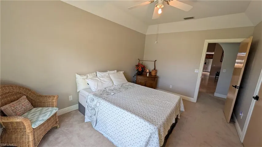 1422 Sw 4th Ave, Cape Coral, Florida 33991