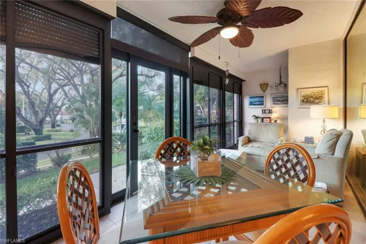 Sunroom / solarium with ceiling fan