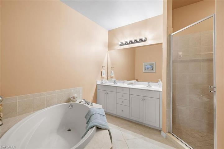 3984 Bishopwood CT E # 206, NAPLES FL 34114