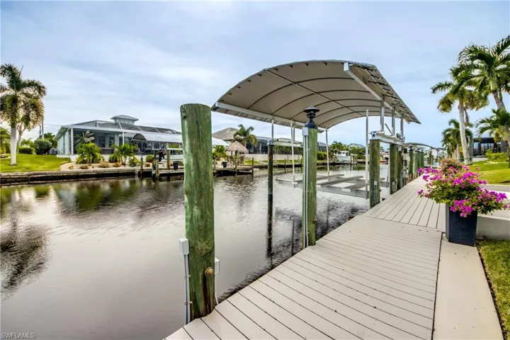 5217 Sw 9th Pl, Cape Coral, Florida 33914
