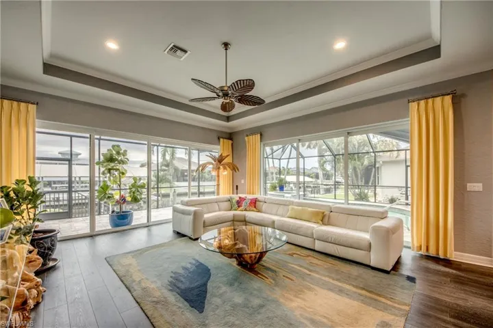 5217 Sw 9th Pl, Cape Coral, Florida 33914